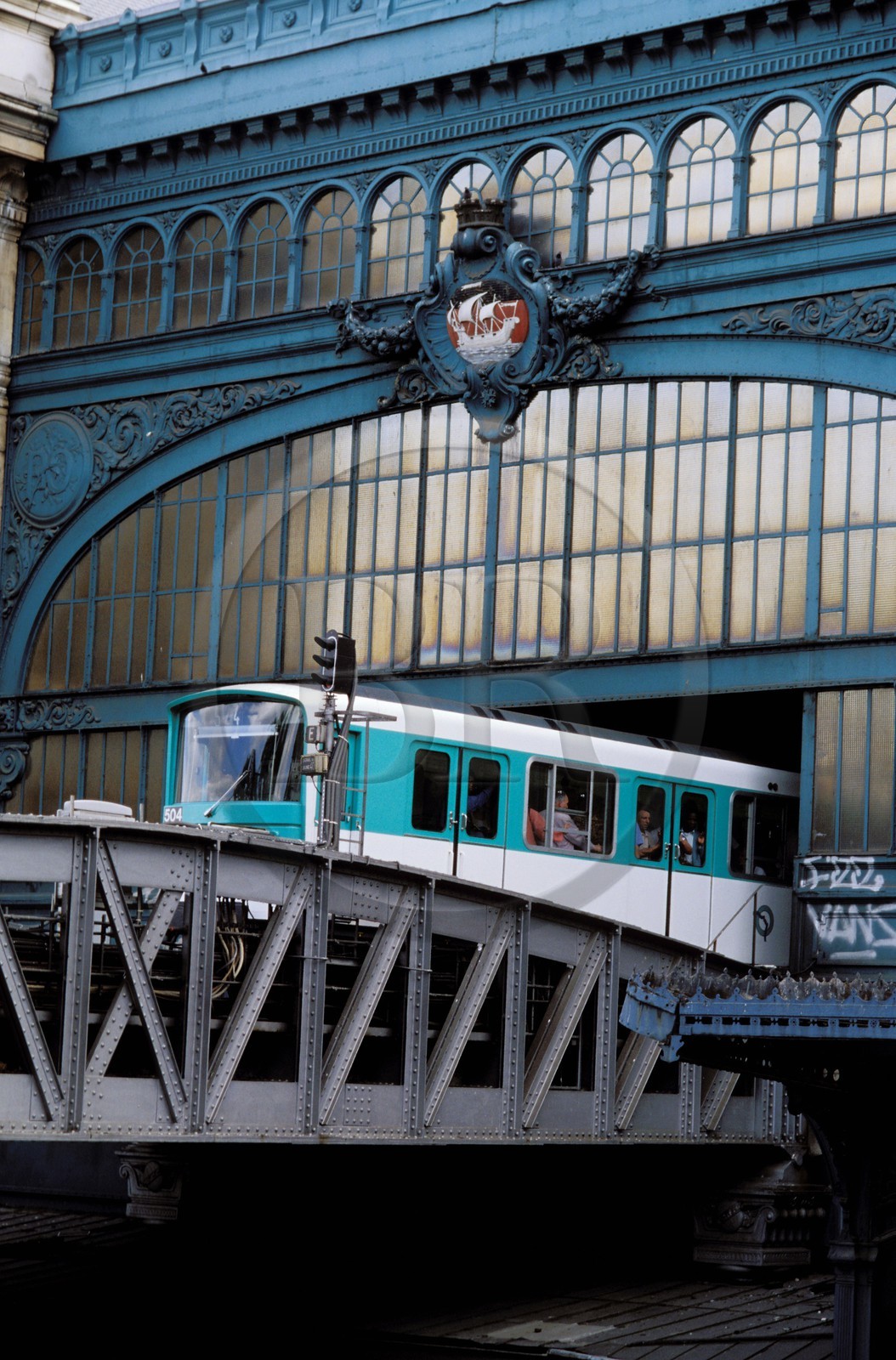 France, Paris (75), métro aérien à la gare d'Austerlitz