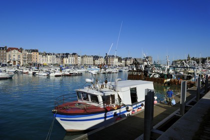 France, Seine-Maritime (76), Dieppe, le port et le quai Henri IV