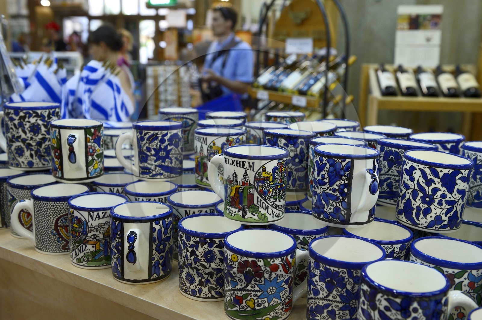 Israel, district Nord, Galilée, Tibériade, Yardenit site de baptêmes sur le Jourdain, supermarché de produits religieux