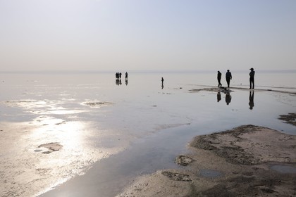 Turquie, Anatolie centrale, le lac Tuz (en turc Tuz Gölü signifie lac salé) est le second plus grand lac de Turquie