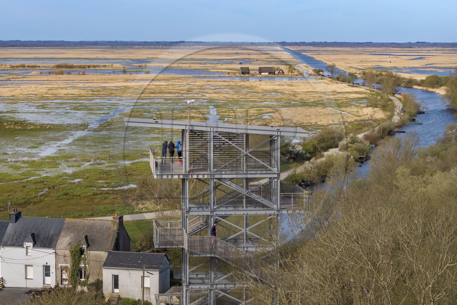France, Loire-Atlantique (44), parc naturel regional de la Brière, Saint-Malo-de-Guersac, le Belvédère de Rozé (vue aérienne)