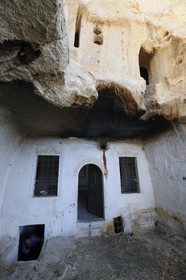 Turkey, Central Anatolia, Nevsehir Province, Cappadocia listed as World Heritage by UNESCO, Urgup, old troglodytic houses