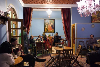 Iran, province d'Ispahan, Ispahan, quartier arménien de la Nouvelle-Djoulfa (Nor Djoura), Firuz Cafe à Julfa square