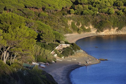 Italie, Toscane, l’Ile d’Elbe, plage de Norsi sur la cote Sud