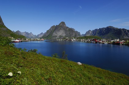 Norvège, Nordland, Iles Lofoten, Ile de Moskenes, le Kjerkefjorden à Reine