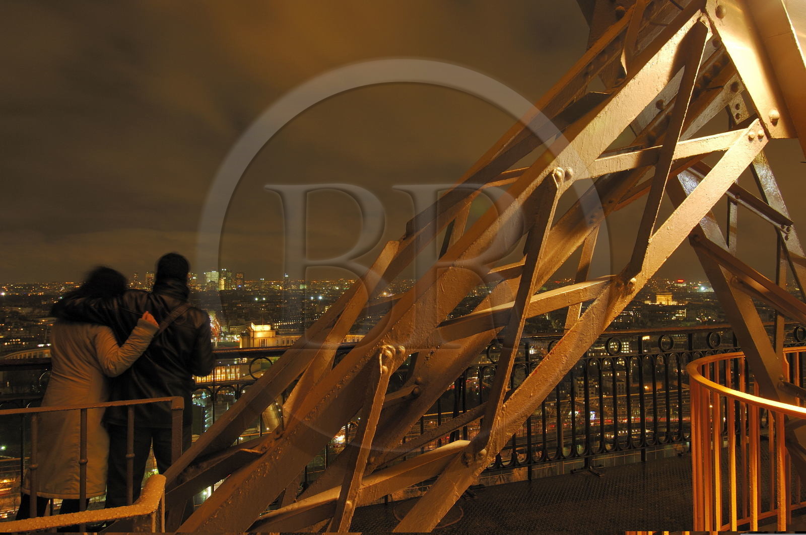France, Paris (75), la Tour Eiffel illuminée (© SETE-illuminations Pierre Bideau)