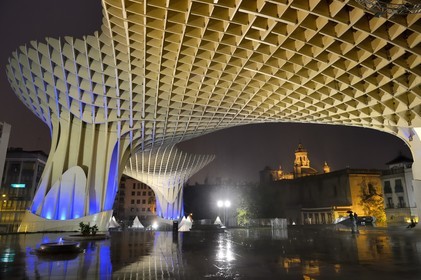 Espagne, Andalousie, Séville, Plaza de la Encarnacion - Plaza Mayor, Metropol Parasol (construit en 2011) par l'architecte  Jurgen Mayer-Hermann
