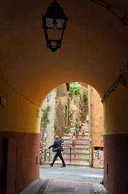 France, Alpes-Maritimes (06), Menton, la vieille ville, traverse rue de Brea