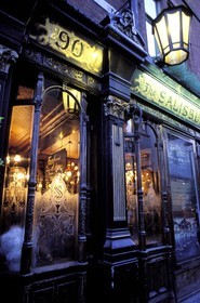 Royaume-Uni, Londres, pub dans le quartier de Covent Garden