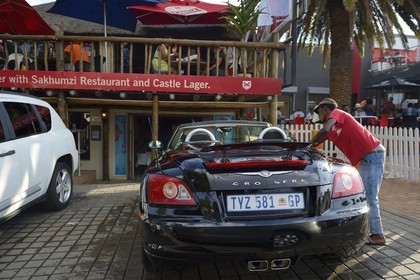 Afrique du Sud, province de Gauteng, Johannesburg, Soweto, le quartier d'Orlando dans le township, la Vilakazi street où vécu Mandela est devenue un lieu de sortie branché