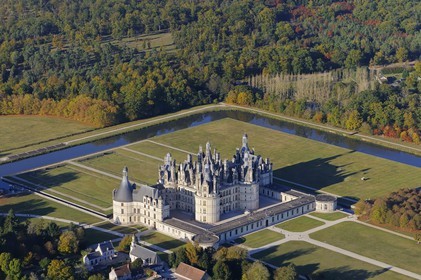 France, Loir et Cher (41), Vallée de la Loire classée Patrimoine Mondial de l' UNESCO, château de Chambord (vue aérienne)
