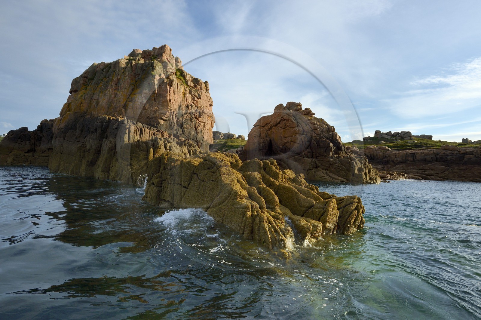 France, Côtes-d'Armor (22), Côte de Granit Rose, Perros-Guirec, Ploumanac'h, la pointe de Squewel France, Cotes-d'Armor, Cote de Granit Rose (the Pink Granite coast), Perros Guirec, Ploumanach, Pointe de Squewel