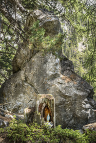 France, Hautes Alpes, Nevache, the Vallée Etroite (Narrow Valley) on the Italian border, statue of the Virgin Mary in a tree stump forming a natural oratory