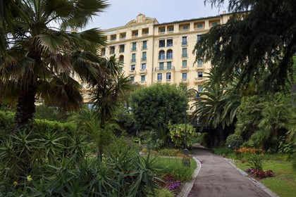 France, Alpes-Maritimes (06), Menton, l'ancien palace l'Imperial (1913) transformé en appartements privés