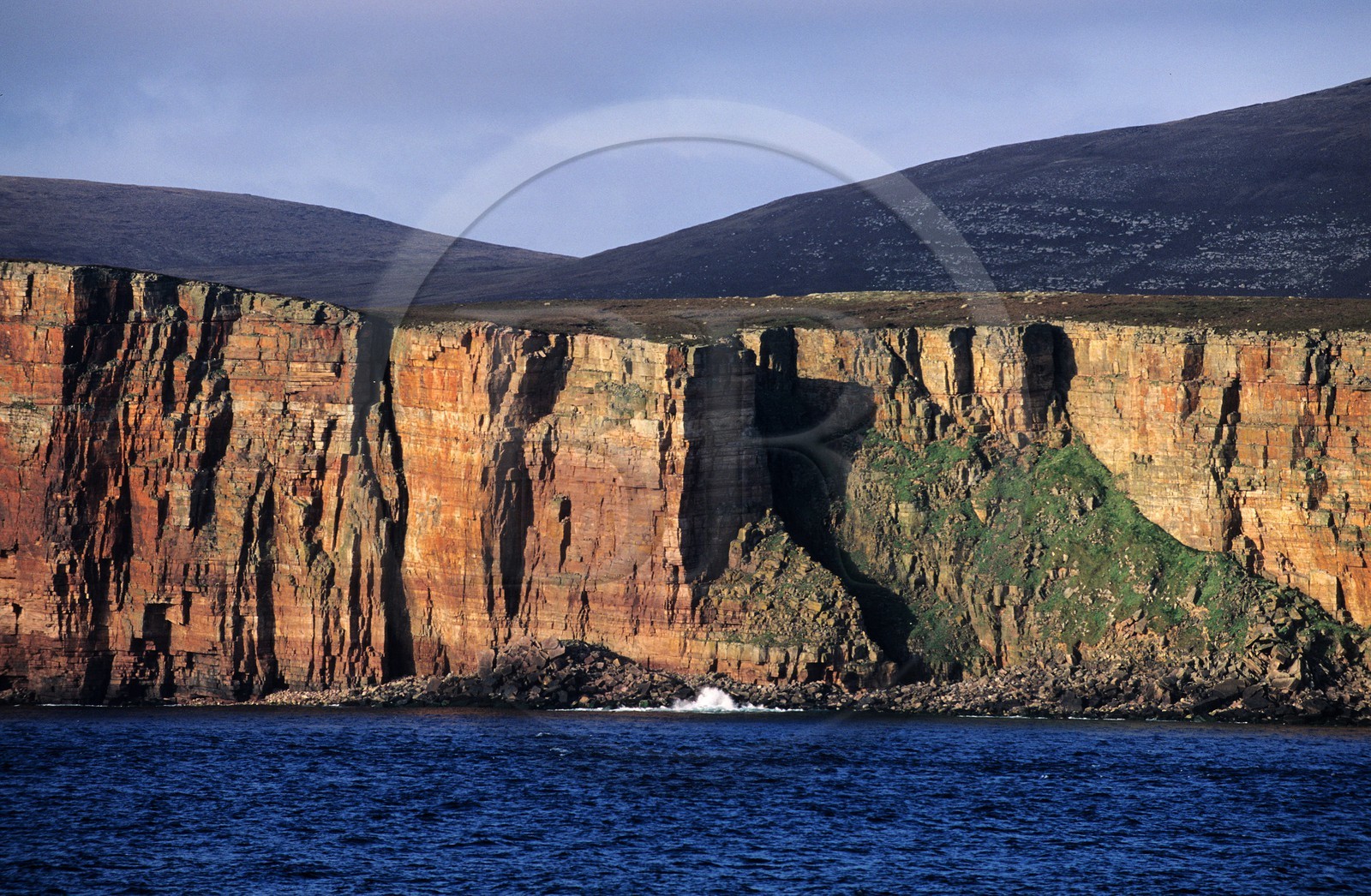 Royaume-Uni, Ecosse, îles Orcades, falaises de la côte occidentale de l'île de Hoy