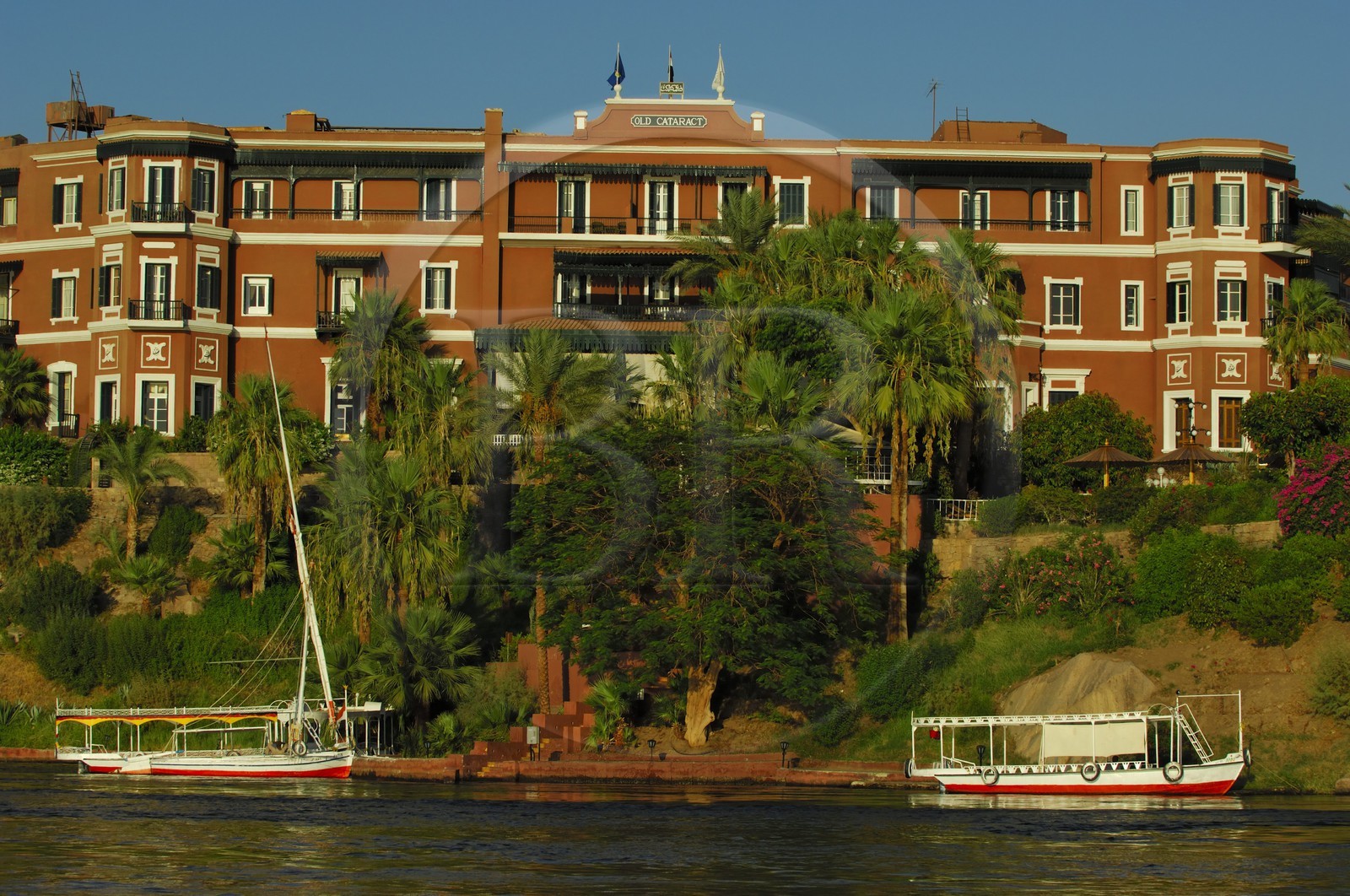 Egypte, Haute Egypte, Nubie, vallée du Nil, Assouan, l'hotel Old Cataract dominant le Nil