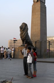 Egypt, Cairo, Qasr El-Nil bridge, statue of the lion