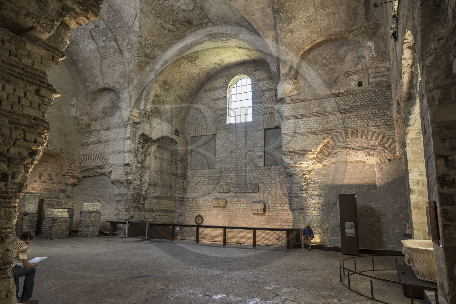 France, Paris (75), Musée de Cluny - Musée national du Moyen-Age, Frigidarium des thermes de Cluny, collections Romaines et Gauloises