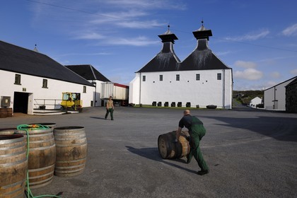 Royaume-Uni, Ecosse, Hébrides intérieures, Ile de Islay, Port Ellen, distillerie de whisky Ardbeg