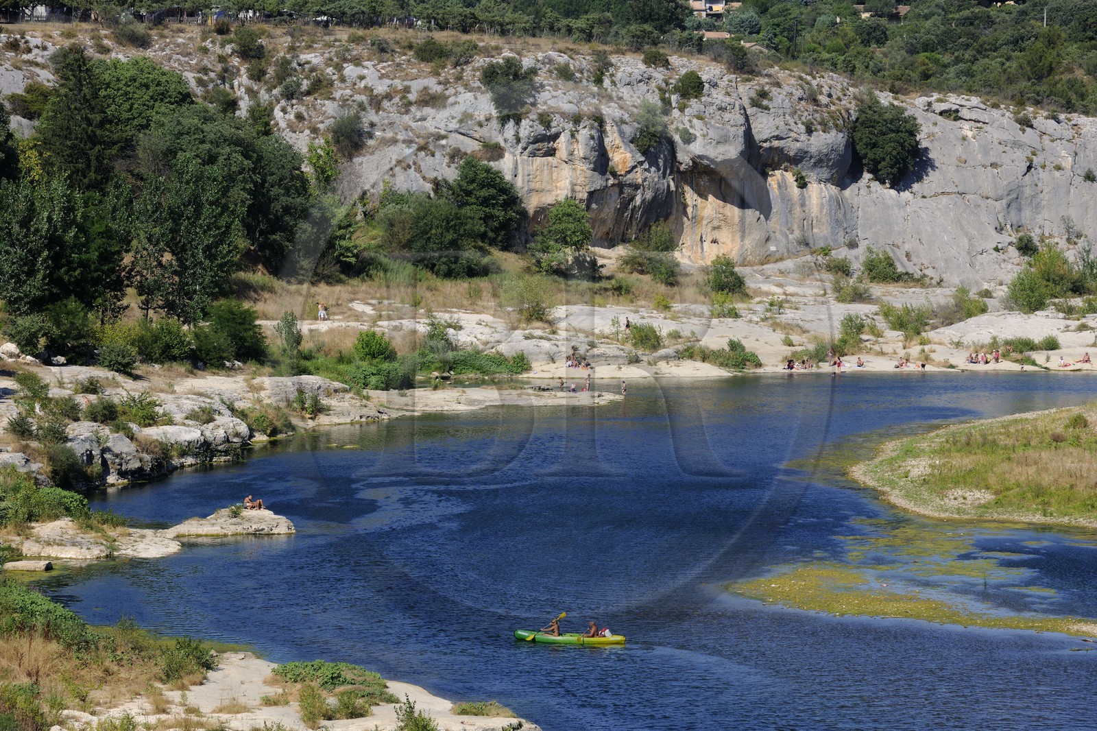 France, Gard (30), région du Pays d'Uzège, la rivière Gardon à Collias