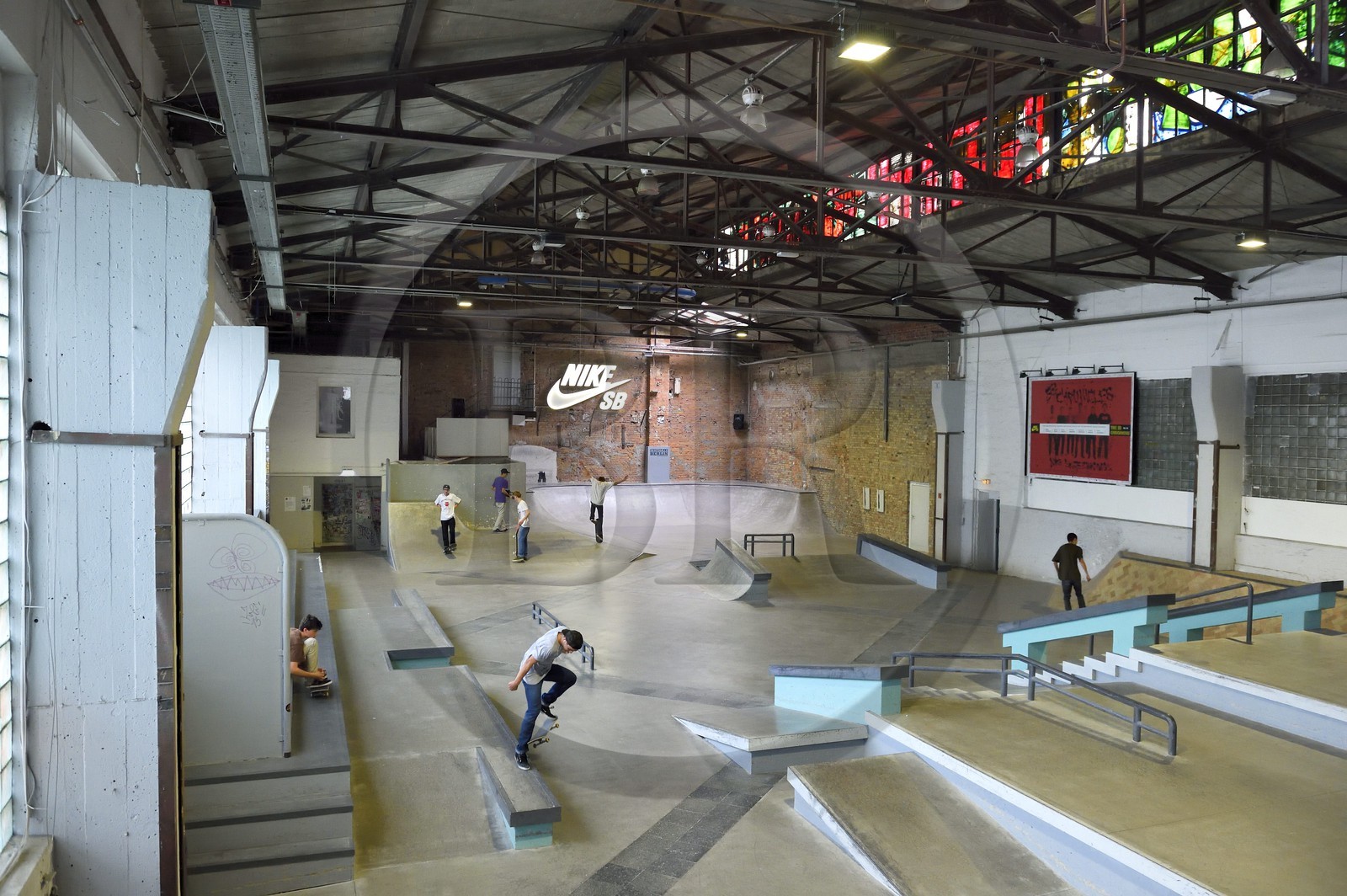 Allemagne, Berlin, RAW Tempel, haut lieu de l’art libre et urbain entre Revaler Strasse et les voies de chemin de fer de la station Warschauer Strasse, Berlin's skate halle