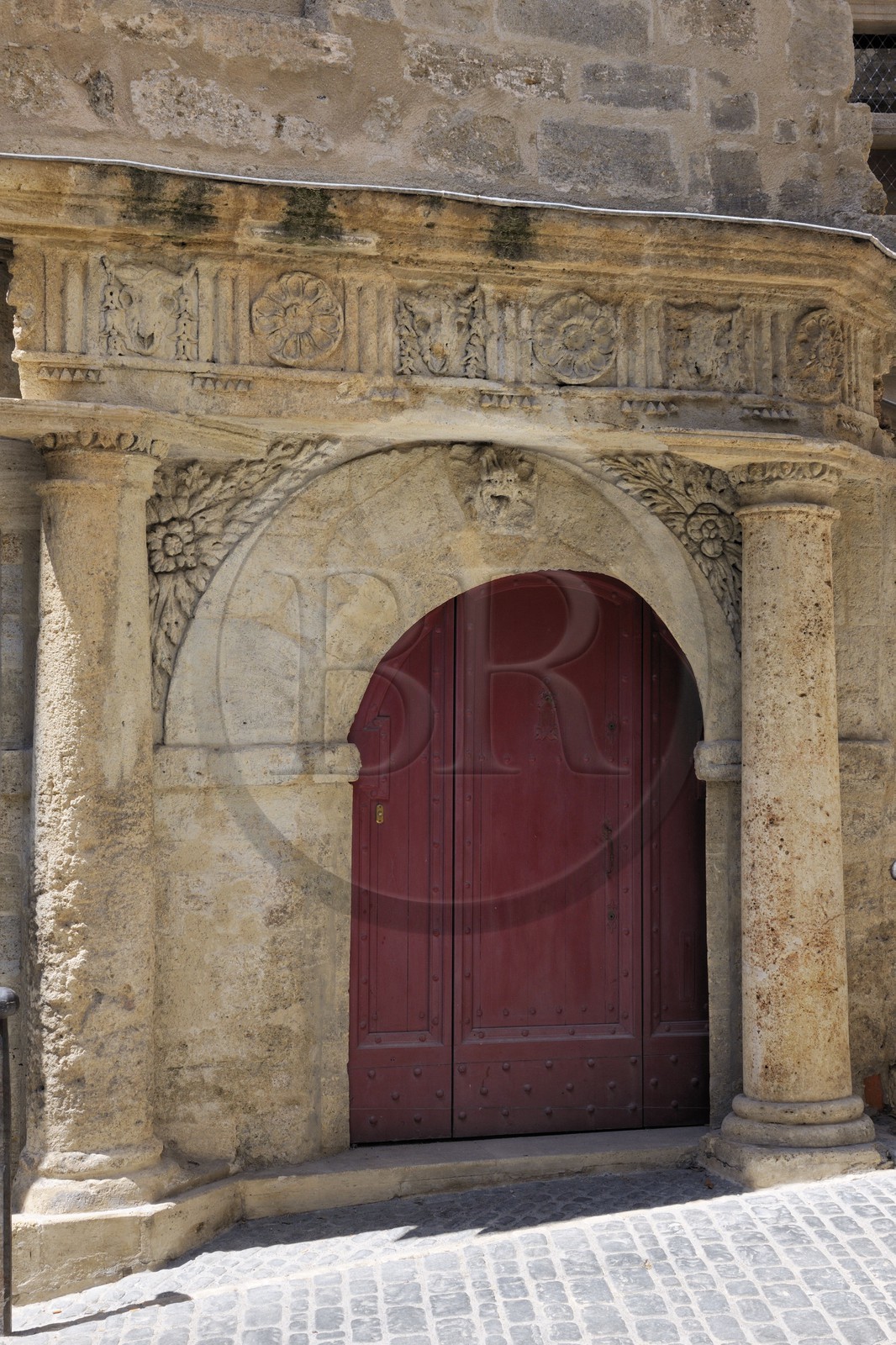 France, Herault, Pezenas, old city, gate of the Hotel d'Agde de Fondousse (16-17th century) rue des Andre