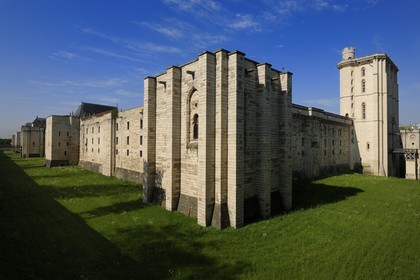 France, Val-de-Marne (94), Vincennes, le château de Vincennes, les remparts Est et la Tour du village