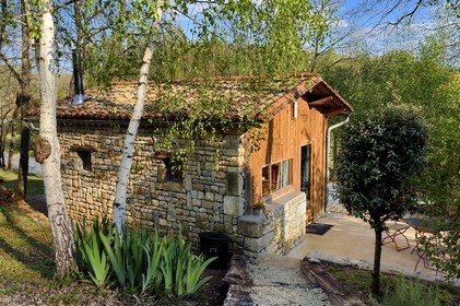 France, Charente (16), Chazelles, la cabane du camping du Buron