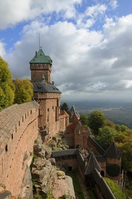 France, Bas Rhin, Orschwiller, Alsace Wine Road, Haut Koenigsbourg Castle, the dungeon and the south lodging house seen from the Grand Bastion