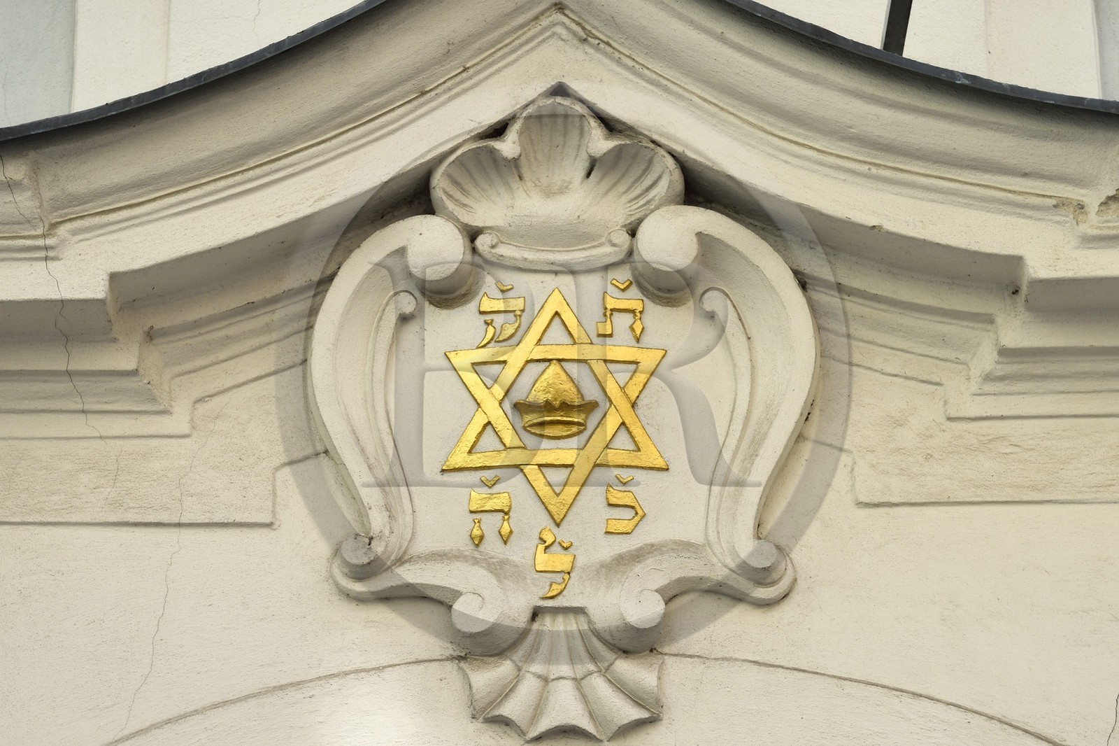République Tchèque, Prague, centre historique classé Patrimoine Mondial de l'UNESCO, quartier juif de Josefov, étoile de David sur le fronton d'une maison