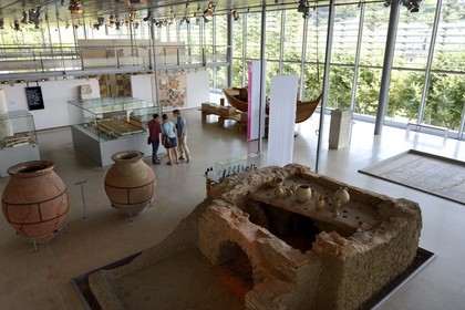 France, Rhone, Lyon, Saint Romain en Gal, Gallo-Roman Museum of Saint-Romain-en-Gal, dolia (containers) and pottery kiln