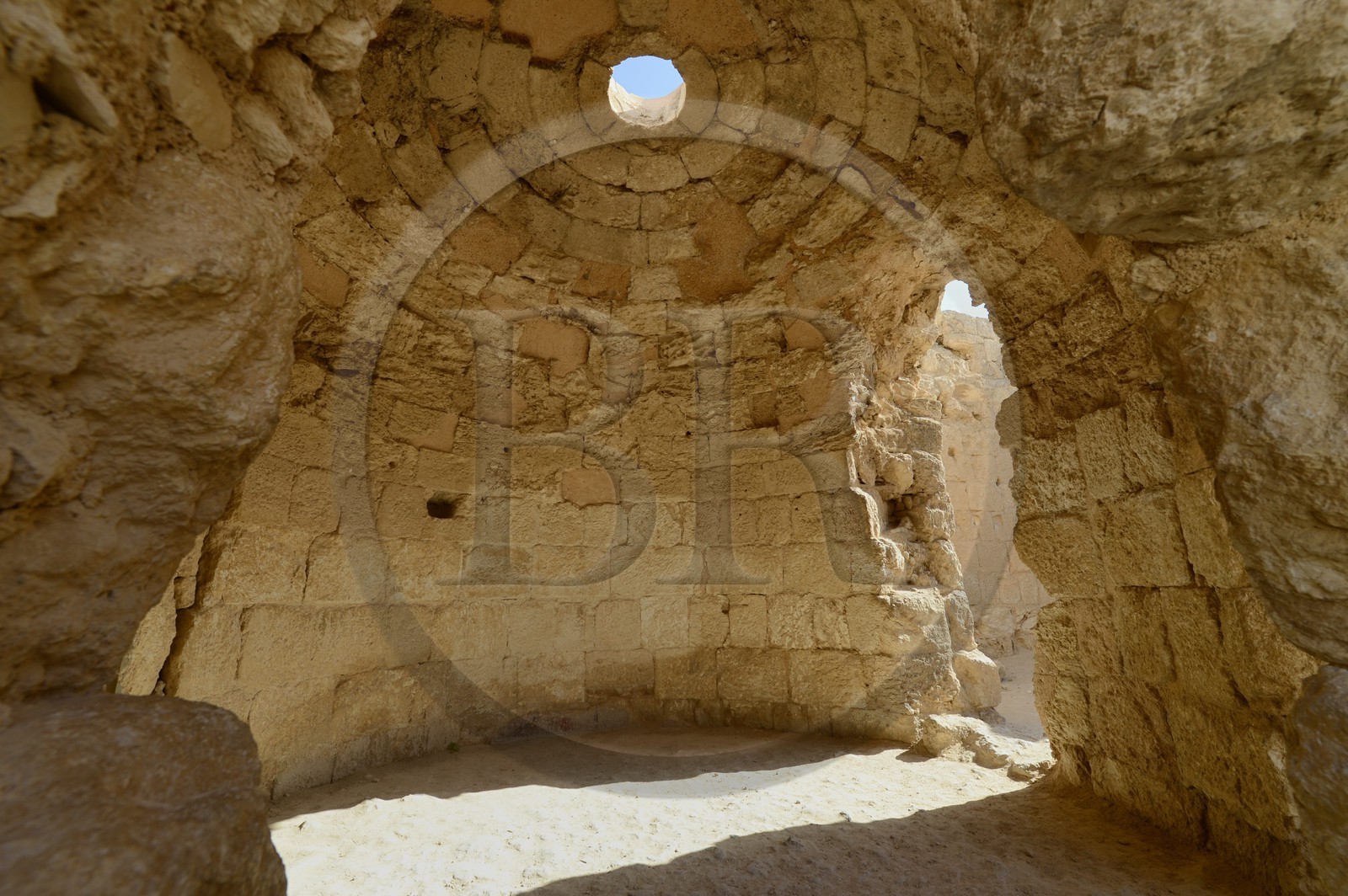 Israel, Cisjordanie, l'Hérodion, colline artificiellement exhaussée qui abrite les ruines d'un palais fortifié construit par le roi Hérode Ier le Grand (site classé Parc National), les anciens bains