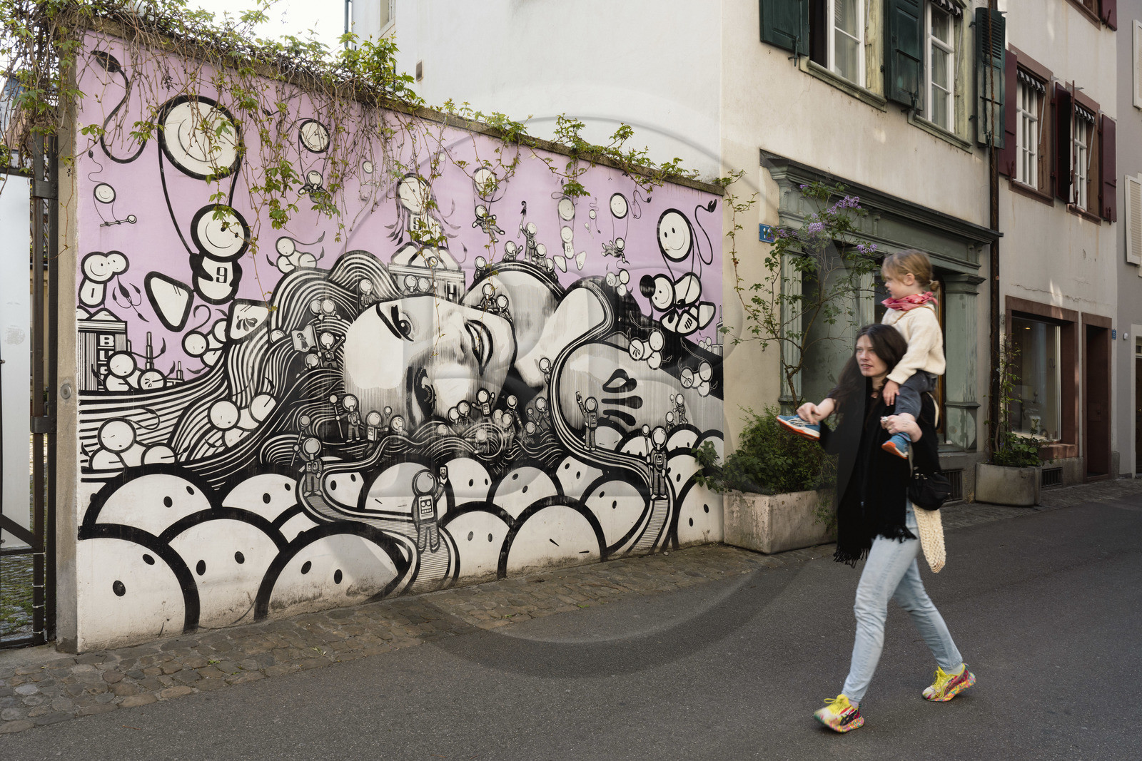Suisse, Bâle, Vieille ville du Grand Bâle (rive gauche), fresque murale du collectif d'artistes The London Police dans Rosshofgasse