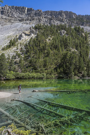 France, Hautes Alpes (05), Névache, la Vallée Étroite à la frontière italienne, le lac Vert (alt. 1834 m)