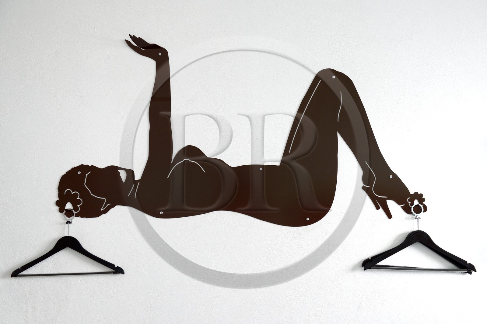 Afrique du Sud, province de Gauteng, Johannesburg, quartier de Maboneng, le Johannesburg Art hotel 12 Decades retrace l'histoire de Johannesburg de 1886 à 2006 avec des chambres conçues et conceptualisées par des artistes et des designers parmis les plus célèbres d'Afrique du Sud, porte manteau sexy