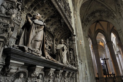 France, Seine-Maritime (76), Rouen, cathédrale Notre-Dame de Rouen, chapelle de la Vierge, le tombeau des cardinaux d'Amboise datant de 1516-1520