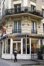 France, Paris (75), Patisserie Boulangerie Boris Lumé dans la rue Caulaincourt