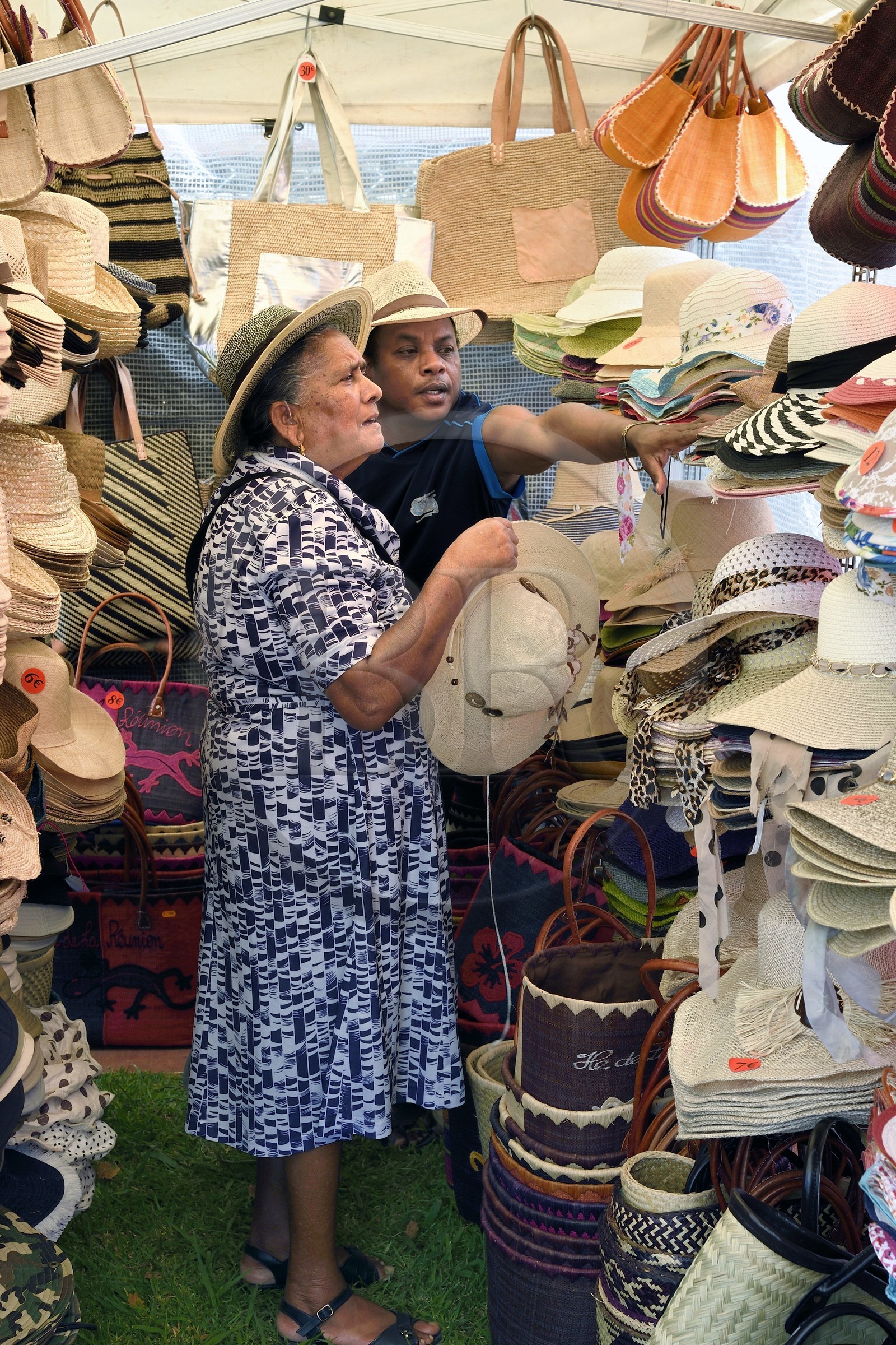 France, Reunion island (French overseas department), Saint-Joseph, Plaine des Gregues, creole hats market