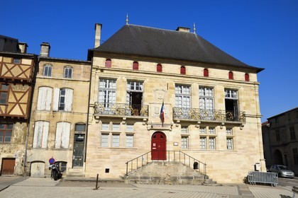 France, Meuse (55), Bar-le-Duc, la ville Haute, la place Saint-Pierre, l'ancien hôtel particulier de Florainville du XVIe siècle est occupé aujourd'hui par le Palais de Justice