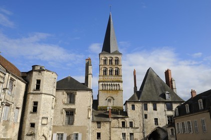 France, Nièvre (58), La Charité-sur-Loire,  le clocher Sainte Croix
