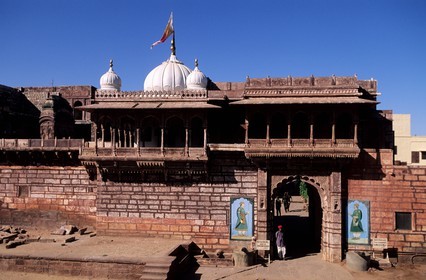 Inde, état du Rajasthan, Fort de Pokaran au porte du désert du Thar, Palais en grès rouge finement ciselé