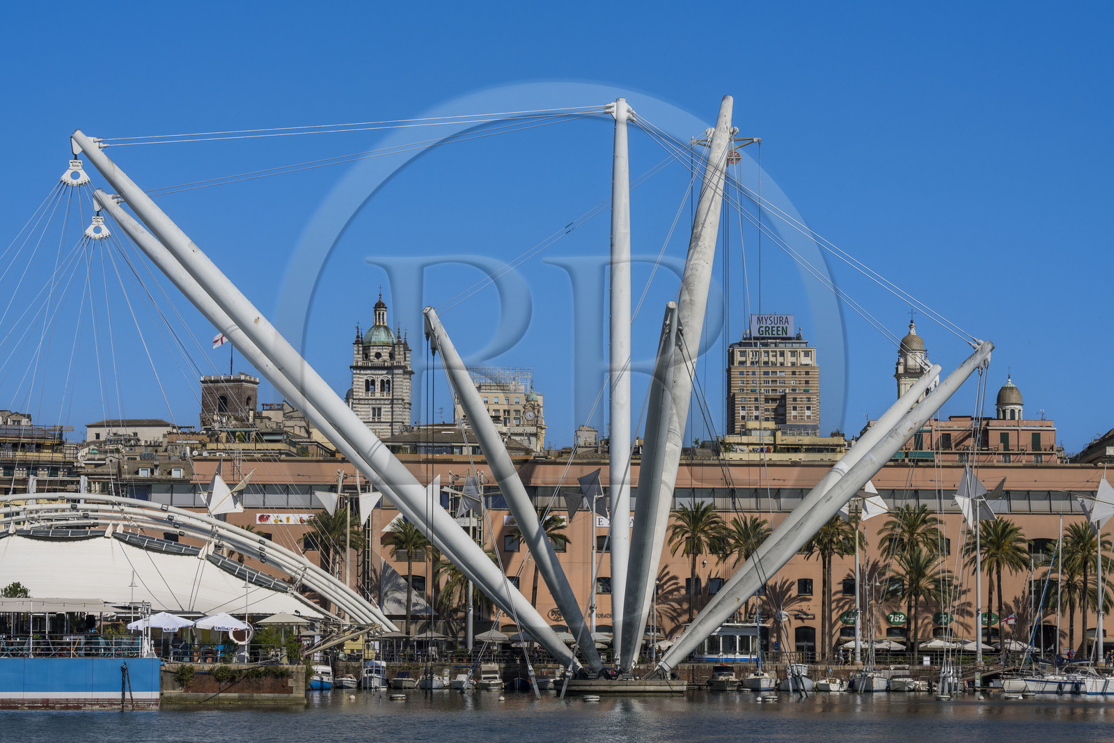 Italie, Ligurie, Gênes, le Porto Antico (Vieux Port), l'ascenseur panoramique Bigo réalisé par Renzo Piano