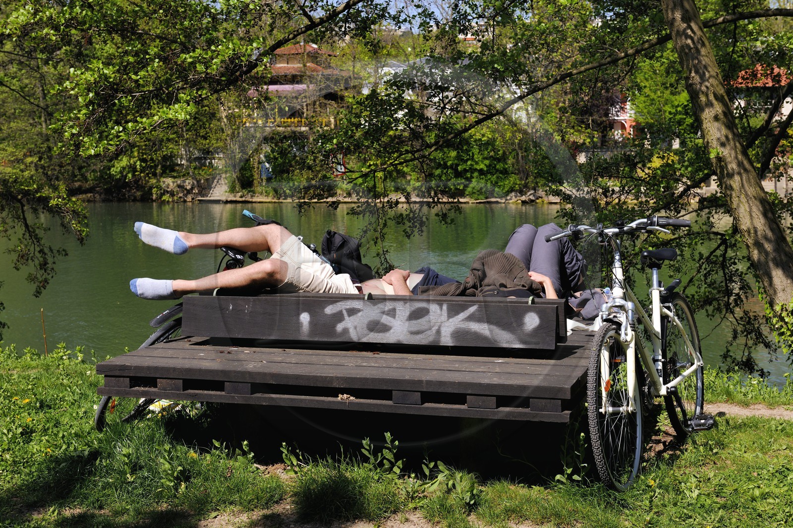 France, Val de Marne, the Marne riverside, the promenade de Polangis at Champigny-sur-Marne, the rest of cyclists