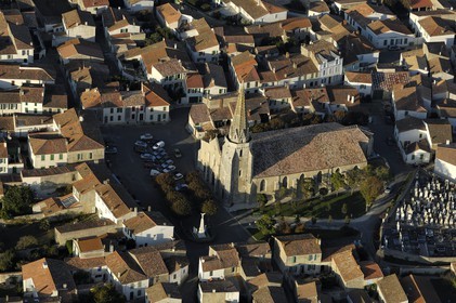 France, Charente-Maritime (17), Ile de Ré, Sainte-Marie-de-Ré  (vue aérienne)