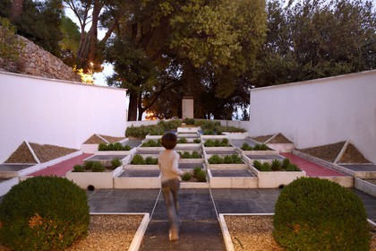 France, Var (83), Hyères, villa Noailles, architecte Robert Mallet Stevens, jardin cubiste de Gabriel Guevrekian