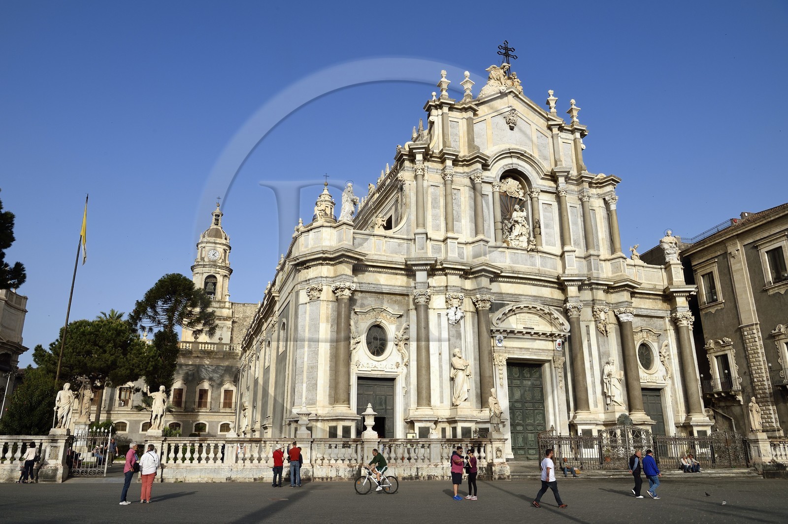 Italie, Sicile, Catane, ville baroque classée au Patrimoine Mondial de l'UNESCO, Piazza del Duomo, duomo di Sant' Agata (cathédrale Ste Agathe)