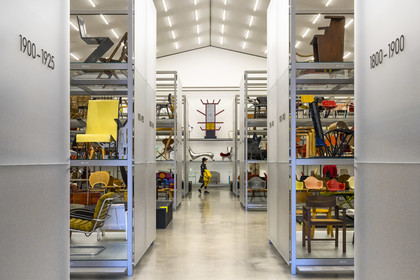 Allemagne, Bade-Wurtemberg, Weil am Rhein près de Bâle, le Vitra Campus, le Vitra Schaudepot (2016) par les architectes Herzog et de Meuron présente au public des objets majeurs de la vaste collection Vitra