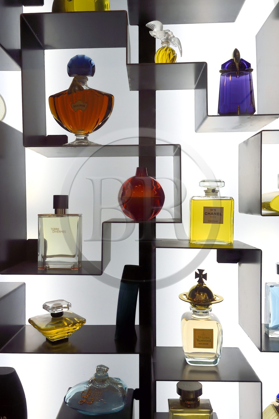 France, Alpes-Maritimes (06), Grasse, Musée International de la Parfumerie, flacons de parfum