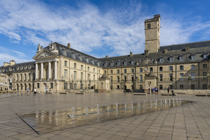 France, Cote d'Or, Dijon, area listed as World Heritage by UNESCO, Palace of the Dukes of Burgundy on the Place de la Libération topped by the Philippe Le Bon tower