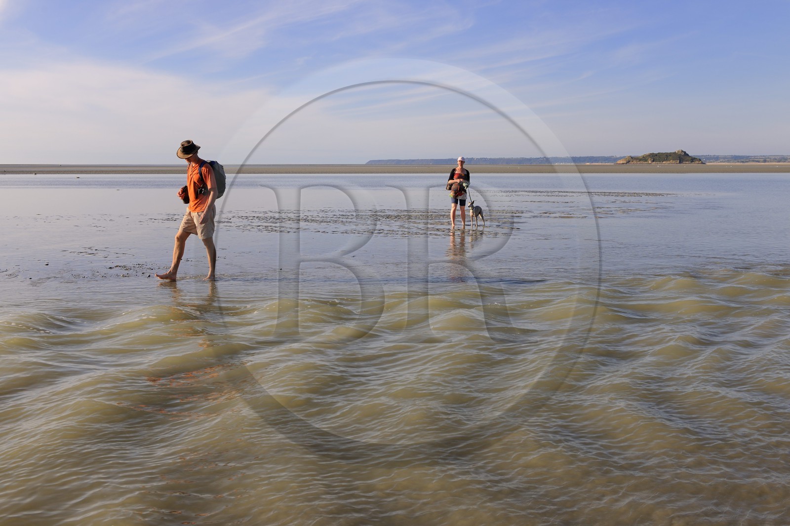 France, Manche (50), traversée à pied de la Baie du Mont-Saint-Michel et l'ile de Tombelaine